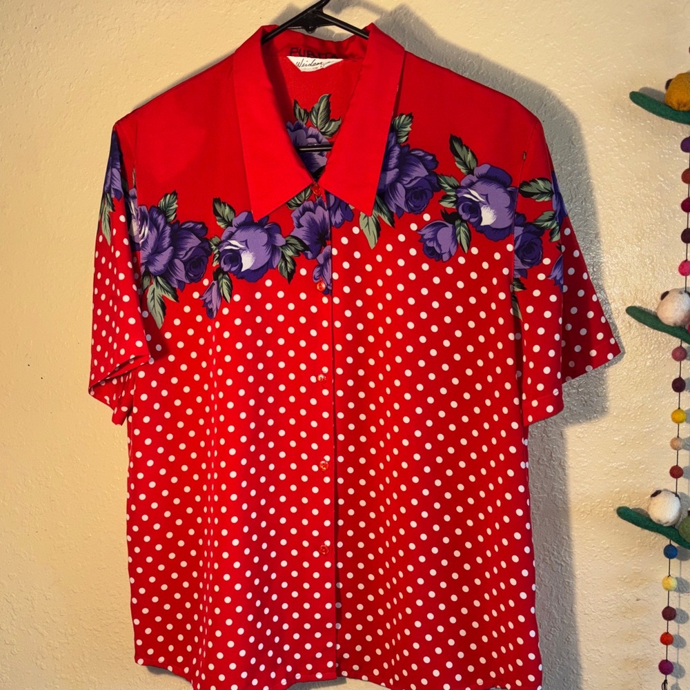 EUC VINTAGE WISDOM COLLECTION vshort-sleeved button-up blouse that blends two